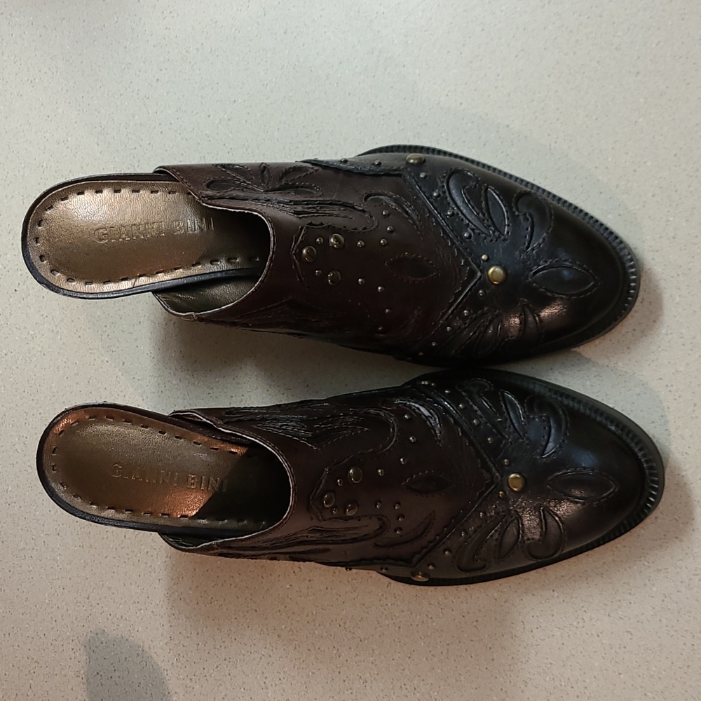 Gianni Bini clog heel